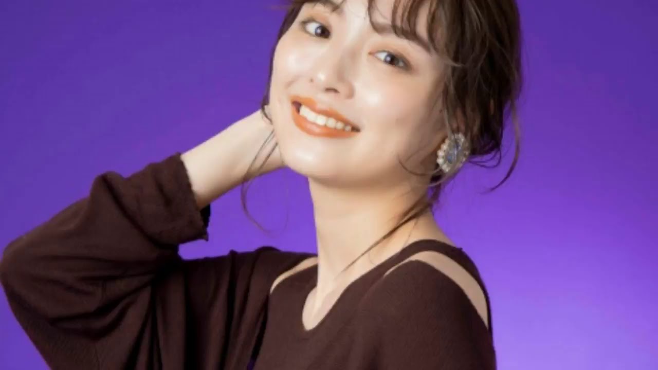 内田理央、胸元パックリ“ニョロモン”動画「エロ可愛いすぎる」「ドキッとした」