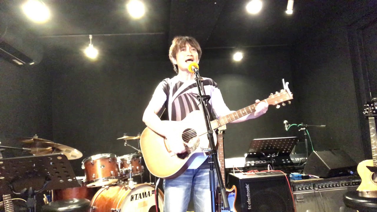 「スマイル」森七菜　シア太くんのたどたどしいギター弾き語り　Japanese playing the guitar