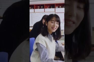 数学教師の浜辺美波さん