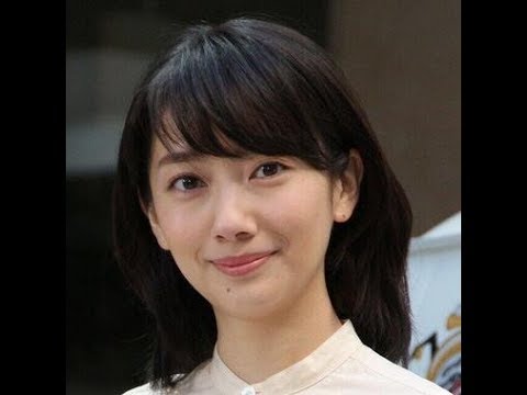 ✅  俳優の波瑠さん主演のドラマ「＃リモラブ～普通の恋は邪道～」（日本テレビ系）の第2話が2020年10月21日、放送された。お笑いコンビ「ぺこぱ」の松陰寺太勇さんが務めたナレーションに、絶賛の声が続