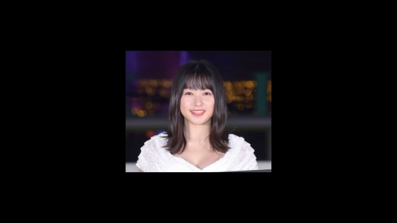 2174987桜井日奈子、胸元ざっくりドレスに照れ「スリルがありました」 シンデレラ風衣装でご満悦