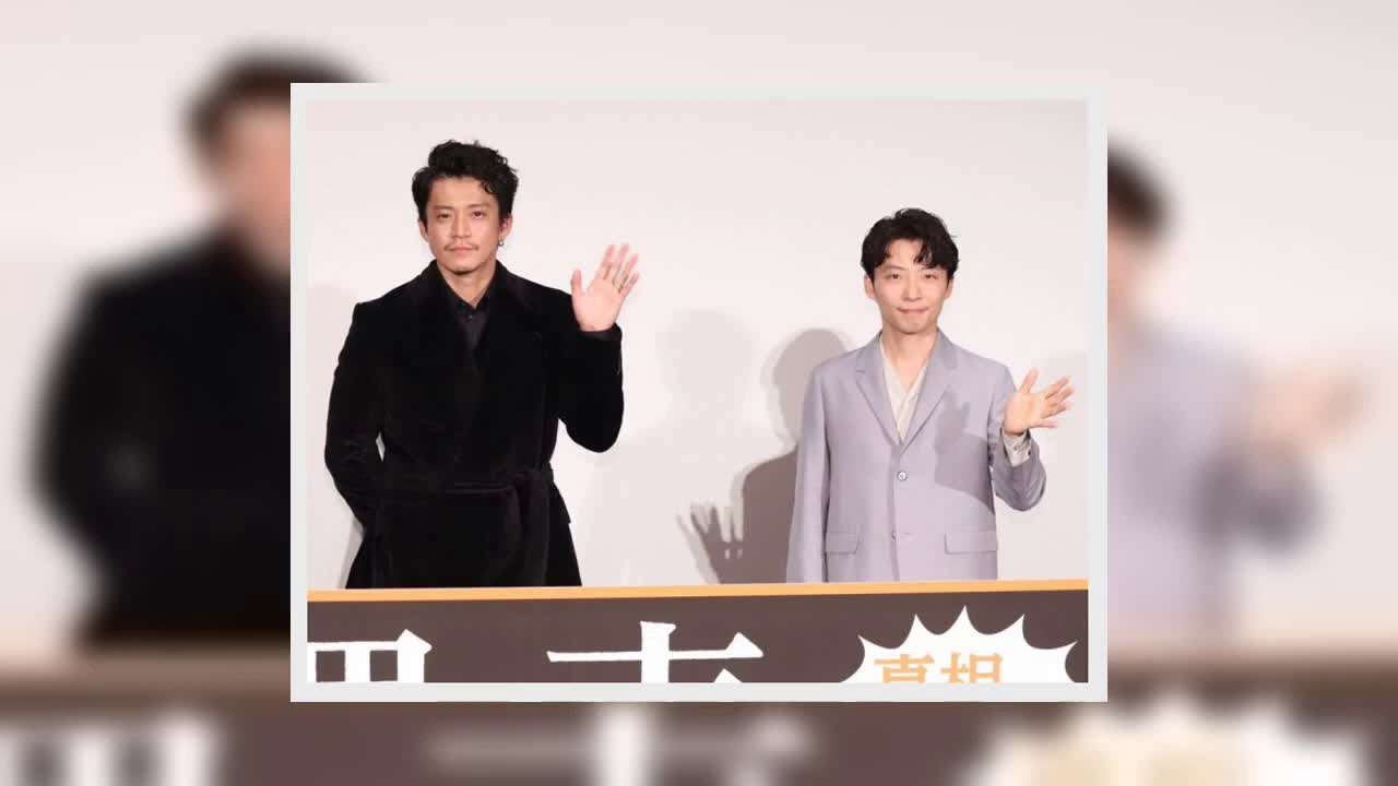 ✅  色んな芸能・エンターテインメント・ニュース満載♪『めるも』|　俳優の小栗旬と星野源が30日、都内で実施された初共演映画『罪の声』の初日舞台挨拶に、松重豊、市川実日子、土井裕泰監督と共に登場。小栗