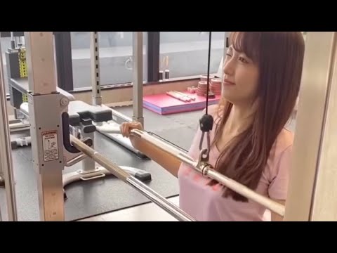 【女子アナ】胸筋を鍛える 鷲見玲奈‼️ 永遠に観ていたい‼️