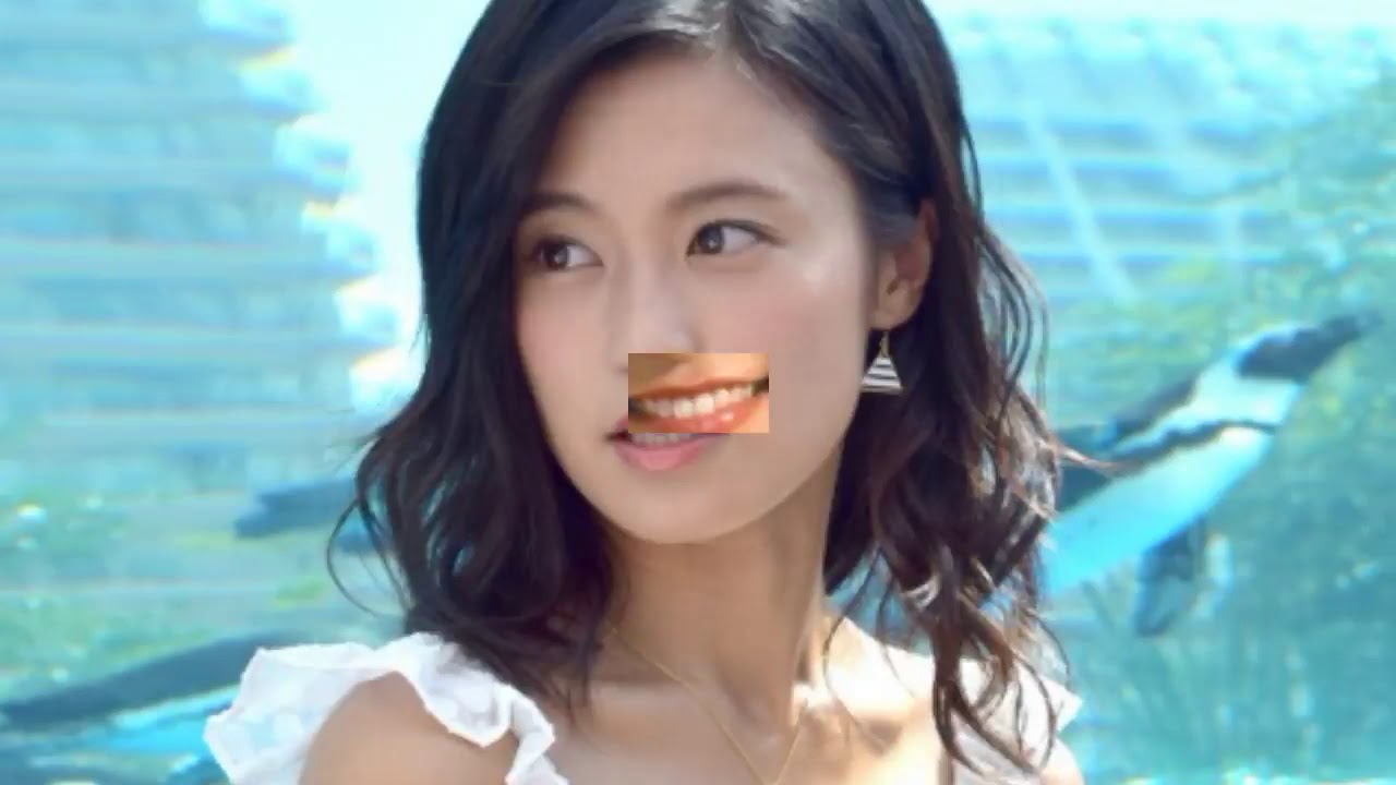 こじるり、胸元チラリで「#DからEは正解」