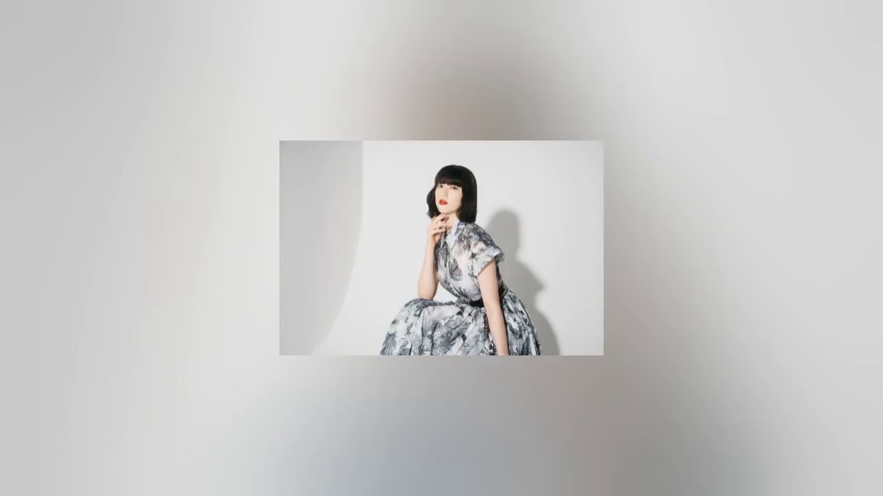 池田エライザ&三吉彩花、絶対領域あらわな美脚共演「画力が強すぎる、、、、」