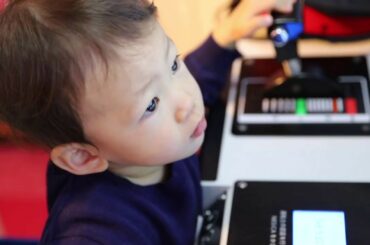 【イオン和歌山】イオンの子供広場にて。ブラックフライデーで人だらけ！Black Friday, In "Aeon".Playing in the aeon park.