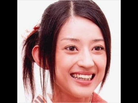 ✅  ドラマ「ルパンの娘」（フジテレビ系）で深田恭子演じる主人公の母親役を努め、悪女ぶりが注目を集めている小沢真珠がバストでも話題になっている。小沢はバストのサイズは小さいものの美しいラインの「シンデ