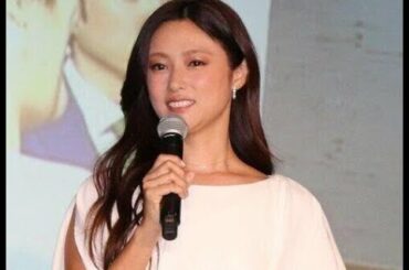 俳優の深田恭子さん主演のドラマ「ルパンの娘」（フジテレビ系）第8話が2020年12月3日、放送された。深田さんの娘・杏（小畑乃々さん）がくりだした必殺技「Lの呼吸」に、SNS上で沸き立つ声が続出してい