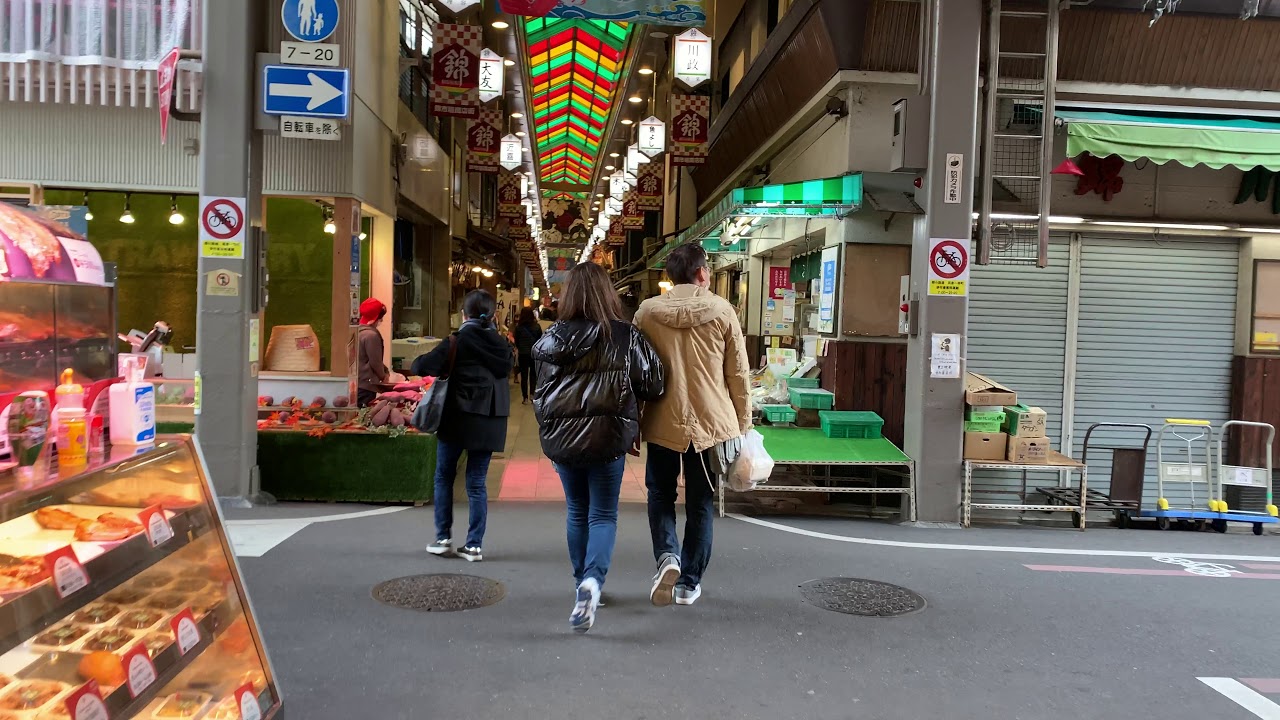 京都 コロナ禍で買い物客が激減した錦市場も徐々に人出回復！？