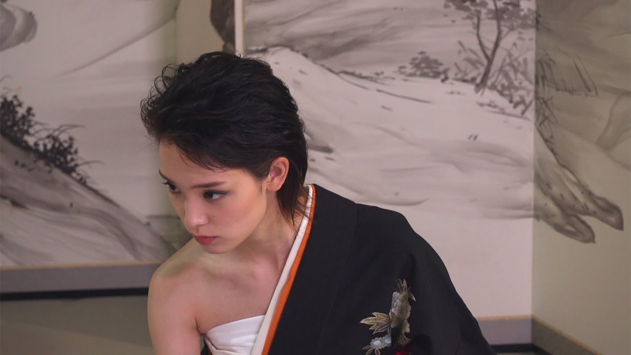 剛力彩芽、哀川翔主演映画でマドンナに　演歌歌手姿も披露　映画「新 デコトラのシュウ　鷲」予告編が公開