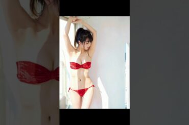 柳 ゆり菜　水着