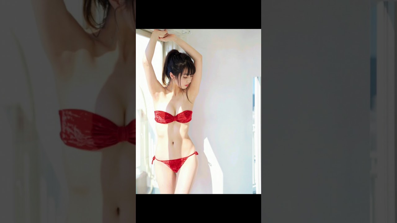 柳 ゆり菜　水着