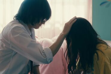 鈴鹿央士＆久保田紗友の実写版「ホリミヤ」予告編が公開　劇場主題歌は「とけた電球」の「灯」