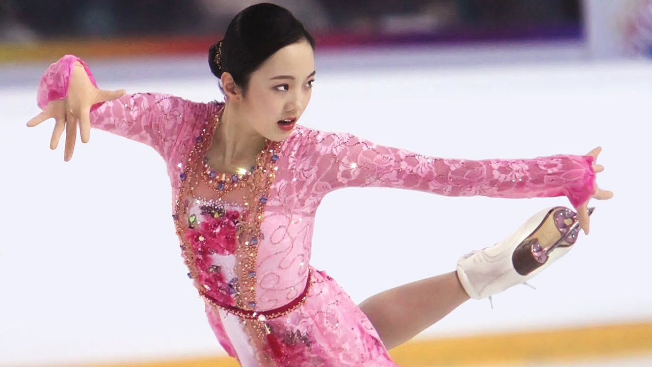 本田真凜 フレッシュなスーツで登場も慣れないヒールに「足がグラグラ(笑)。スケート衣装の方が落ち着きます」 本田真凜 フレッシュなスーツで登場も慣れないヒールに「足がグラグラ(笑)。スケート衣装の方が落ち着きます」