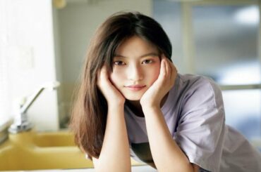 今田美桜：「マガジン」降臨　そこにいるという存在感…　ラフな姿でキュートな笑顔も