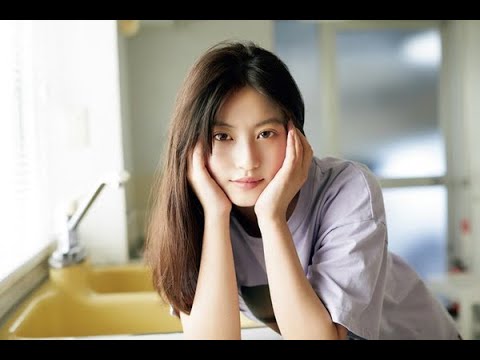 今田美桜、カジュアルコーデで美貌際立つ