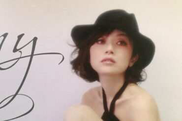 高岡早紀『サニー』のアナログレコード盤を眺めて触って・・・