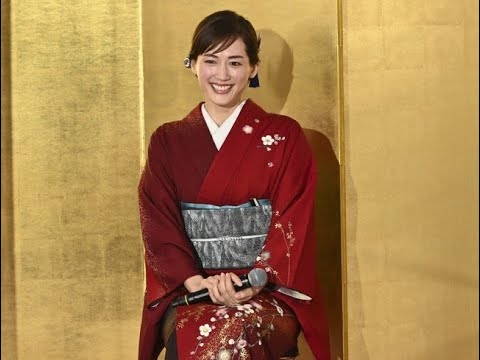 女優の綾瀬はるかが10日、都内で行われた日曜劇場『天国と地獄サイコな2人』（TBS系／毎週日曜21時）の制作発表会見に、共演の高橋一生、柄本佑、北村一輝とともに…（2021年1月10日 14時40分0