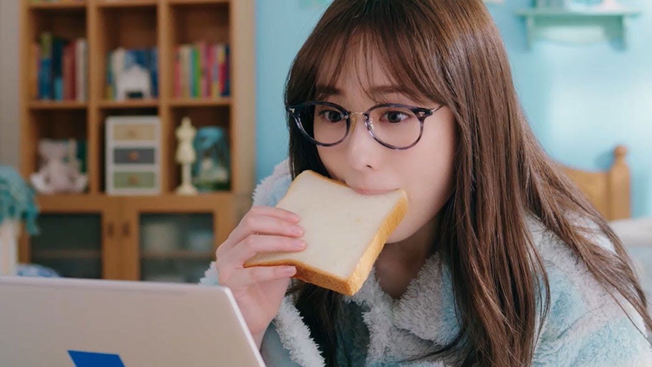 福原遥、リモート会議中にハプニング!「求人ボックス」新WEB限定CM 福原遥、リモート会議中にハプニング!「求人ボックス」新WEB限定CM