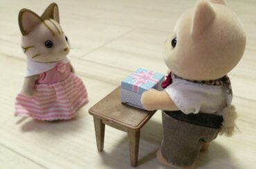 J.Y.parkにキューブを渡された浜崎あゆみ