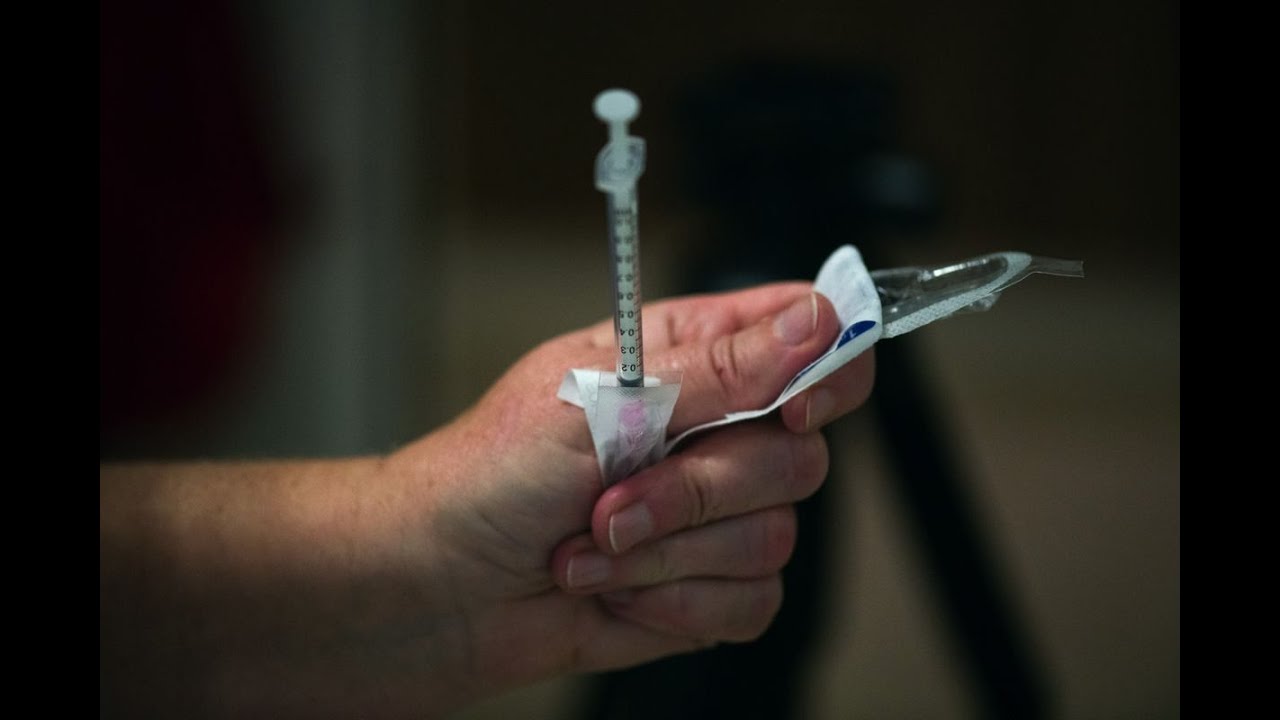 全ての新薬がそうであるように、新型コロナウイルス感染症(COVID19)ワクチンにも安全性に対する一定の懸念と副反応が伴う。いち早く欧米で承認を受けた米ファイザー・独ビオンテック製と米モデルナ製のワク 全ての新薬がそうであるように、新型コロナウイルス感染症(COVID19)ワクチンにも安全性に対する一定の懸念と副反応が伴う。いち早く欧米で承認を受けた米ファイザー・独ビオンテック製と米モデルナ製のワク