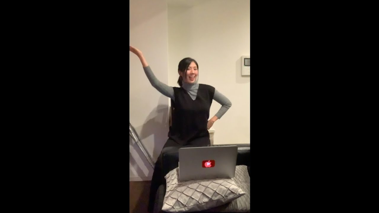 #Shorts NiziU Poppin Shakin 足使えないし酔っ払いですが踊ってみた(TikTok Mayaちゃん参考) #Shorts NiziU Poppin Shakin 足使えないし酔っ払いですが踊ってみた(TikTok Mayaちゃん参考)