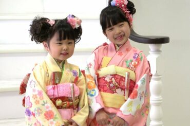 まりちゃんといずちゃんのひな祭りのスタジオ撮影に行ってきました★　トロピカルージュプリキュアのガチャガチャもしたよ！　おでかけ　着物　節句　スタジオアリス　いずちゃんはナス食べられるかな？