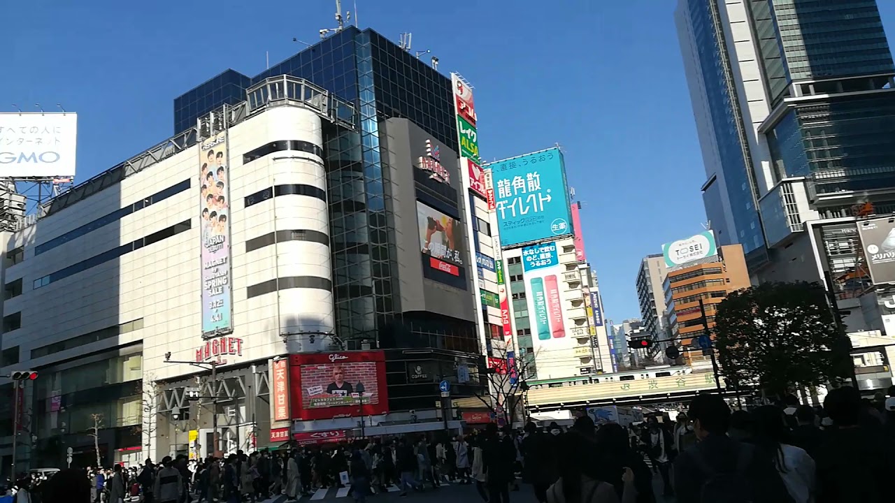 緊急事態宣言中の渋谷スクランブル交差点