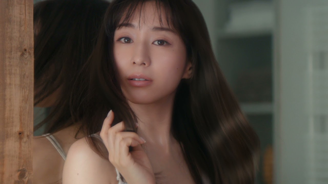 田中みな実、色っぽい部屋着姿で美肌見せコーセーコスメポート「ジュレーム リラックス バスルーム篇」 田中みな実、色っぽい部屋着姿で美肌見せコーセーコスメポート「ジュレーム リラックス バスルーム篇」