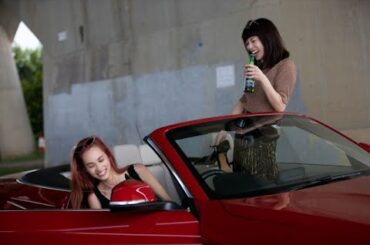 『彼女』水原希子（レイ役）、運転シーン - Netflix (2021)