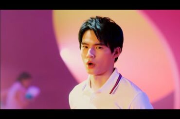 岡田健史、畠山愛理の空中ジャンプにびっくり⁉︎アドリブ披露 『明治 ザバス』CMメーキング