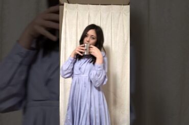 今、コーヒーブレイク中の白石麻衣さんが通り過ぎました