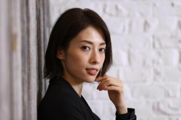 ✅  俳優・菅田将暉主演の日本テレビ系ドラマ「コントが始まる」の新たな場面写真が１９日、番組公式サイトなどで公開された。その中で、女優の明日海りおが写った写真がＳＮＳ…