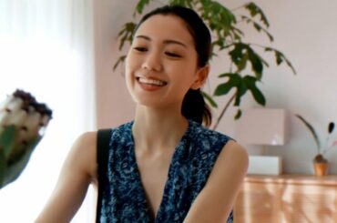 二階堂ふみ、美肌全開で颯爽とお出かけ　「 “すーっ”から“ぴたっ”」テクスチャーの変化に感動　花王 『ビオレUV 水層パックUV』新CM