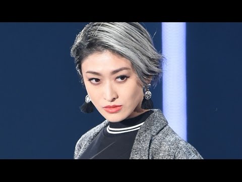 山田優、銀髪で出産後初ランウエー!小松奈菜、玉城ティナも登場 「TGC2015 S/S」(EMOAD) #Yu Yamada #Tokyo Girls Collection