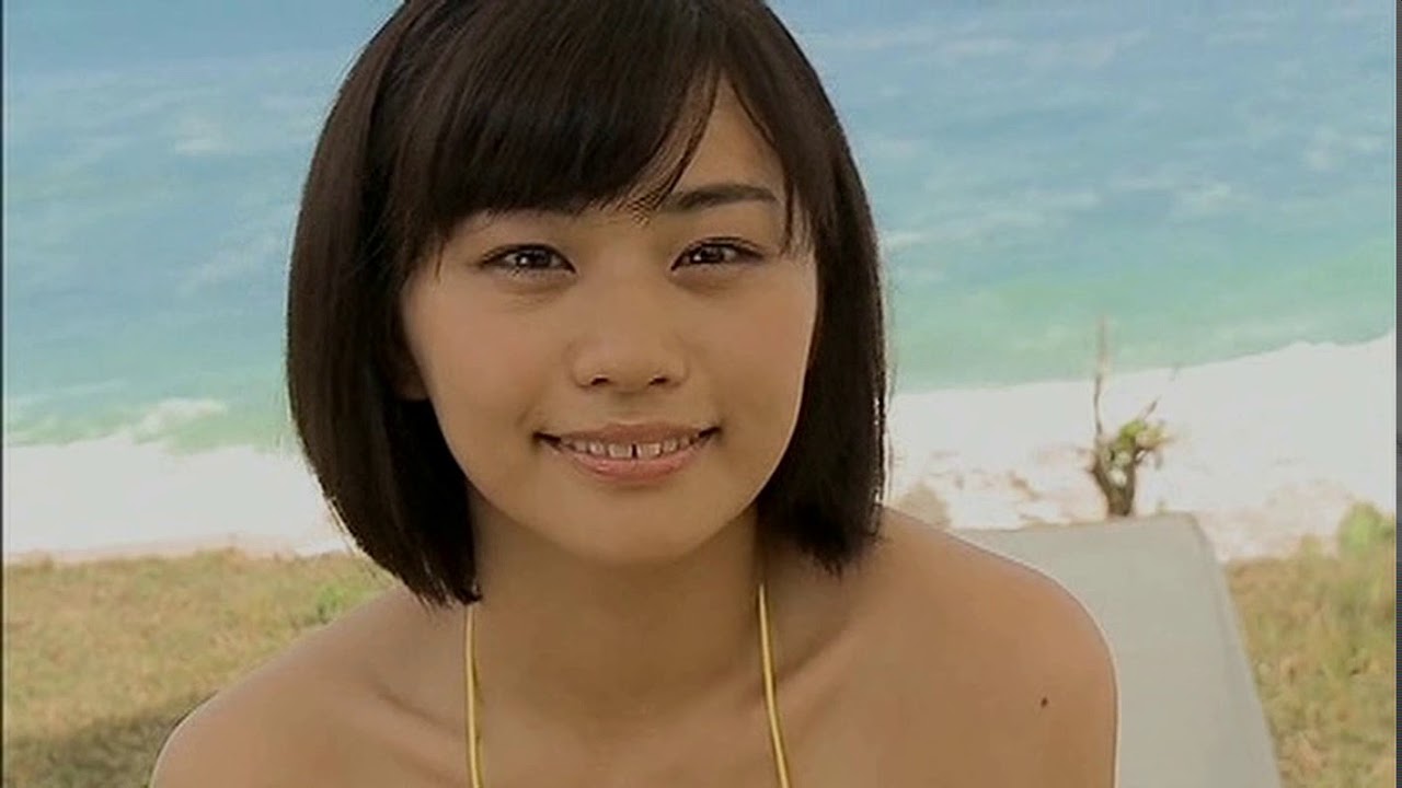 #YasuedaHitomi (安枝瞳) from 2014-04-26 to 2015-06-03