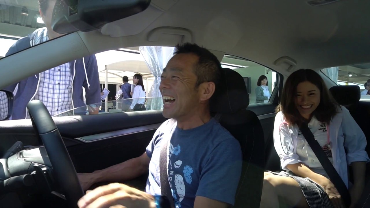 女医・安枝瞳、新型シビック・プロトタイプの後席に乗る!