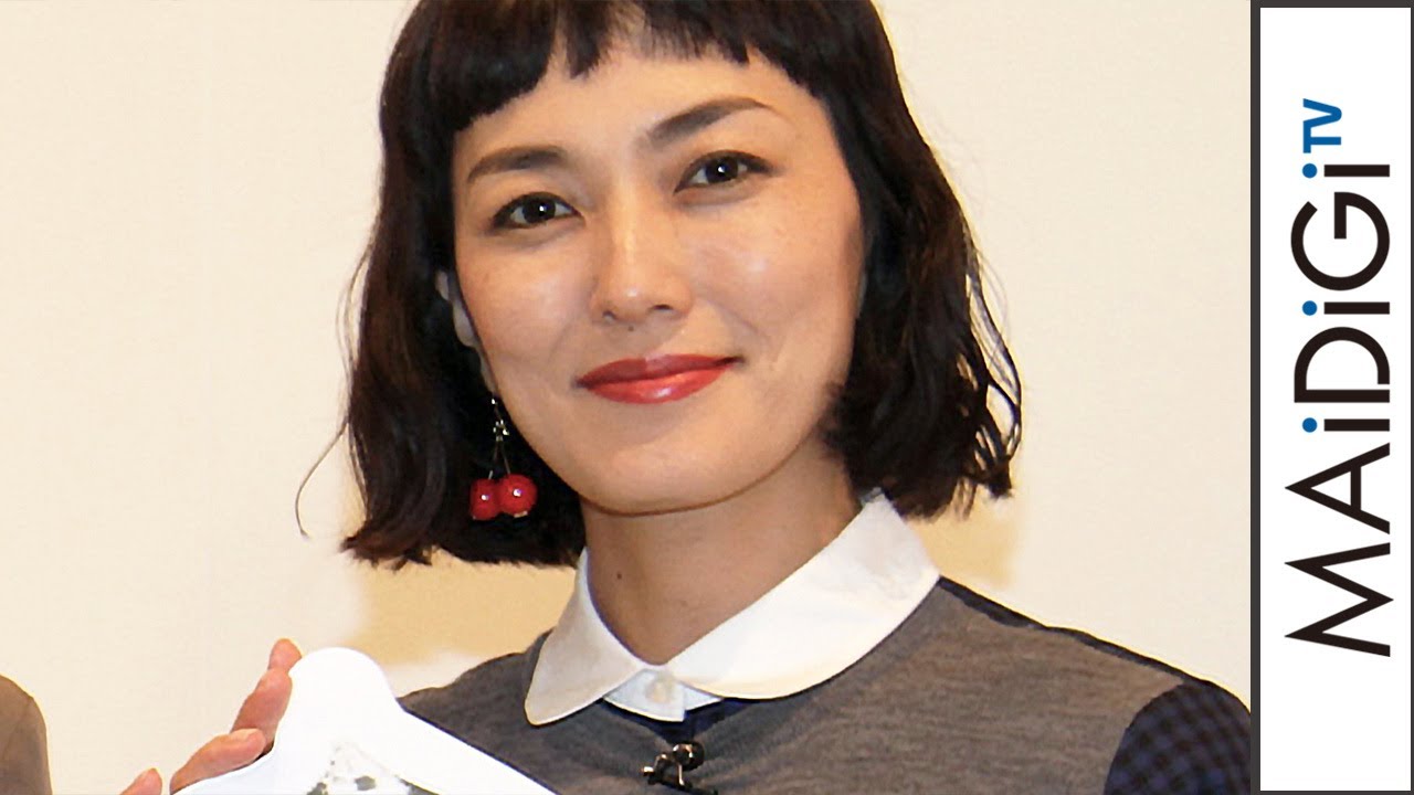 板谷由夏、大人のスクールガール風コーデ 丸襟トップス&プリーツスカートで 「クレーアニメ制作応援プロジェクト発表会」2