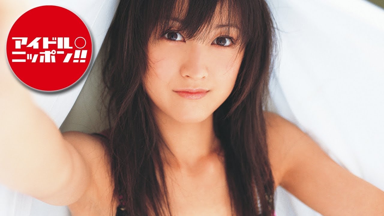 【公式】小松彩夏 「書を捨てよ、水着になろう !」