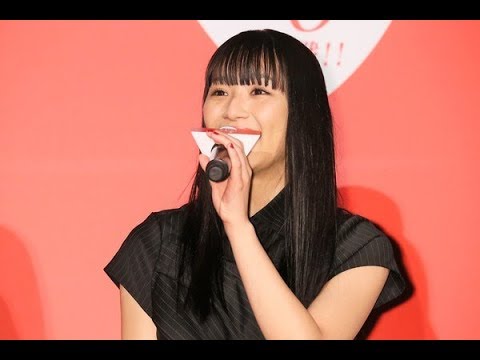 女優の浅川梨奈が7日 東京 Tohoシネマズ日比谷で行われた映画 かぐや様は告らせたい 天才たちの恋愛頭脳戦 の完成披露舞台あいさつに出席した Yayafa