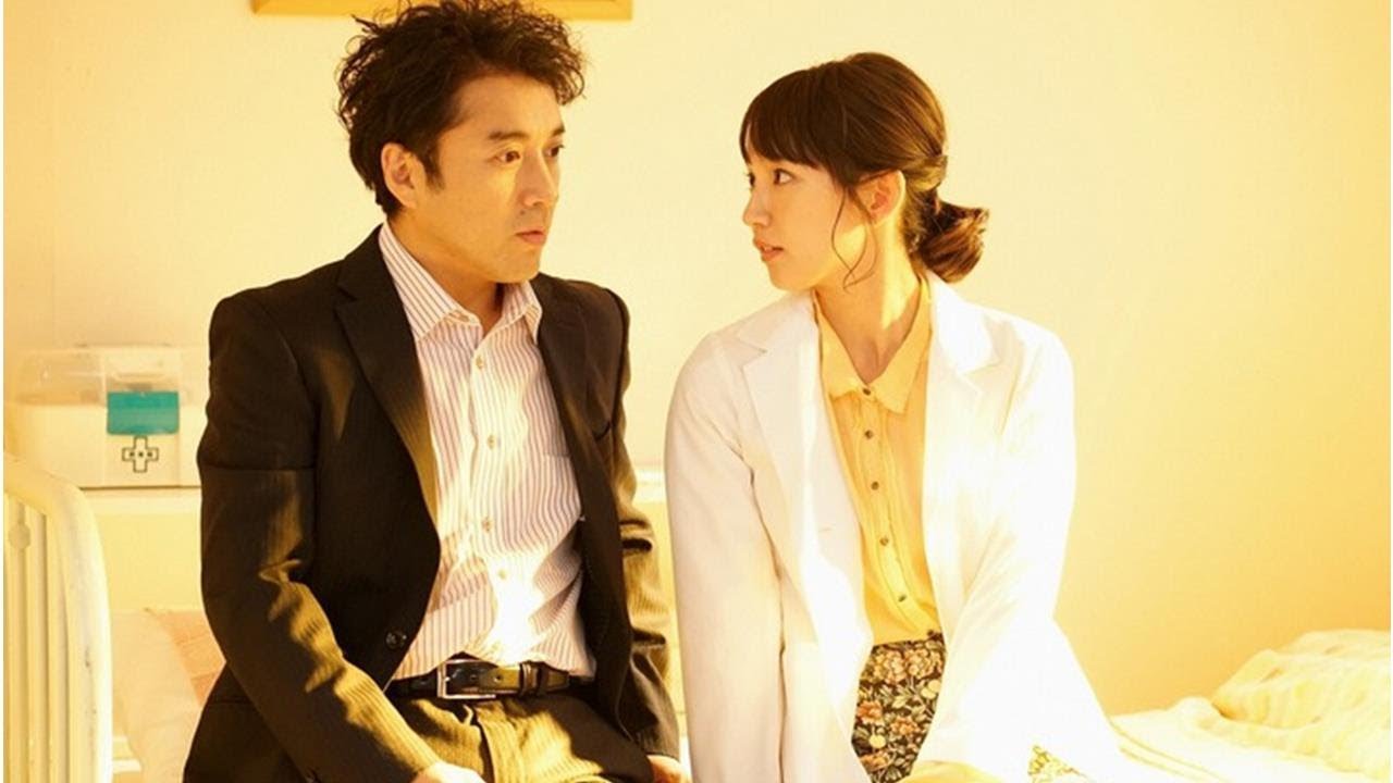 LIFE!:“保健室の先生”吉岡里帆がムロ&中川大志を翻弄? “ゲス記者・西条”は石橋杏奈に直撃!