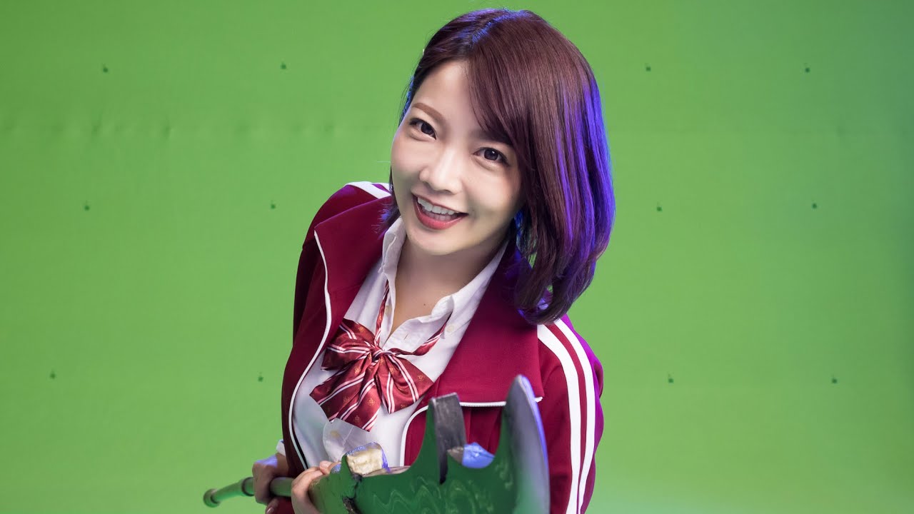 藤田恵名、“一番脱げるシンガー・ソングライター”がミニスカ制服のマネジャーに 「RANBU 三国志乱舞」CMメーキング&コメント動画