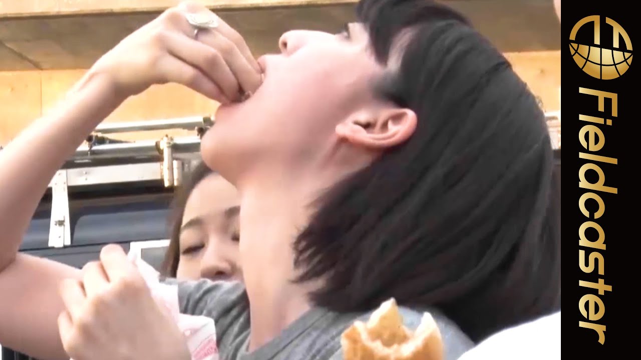 三吉彩花がハンバーガーをひと口で…!「食えるんですよ」 監督と“お蔵入り”シーン明かす! 映画『ダンスウィズミー』撮り下ろし映像特典「スペシャル対談 in NY」