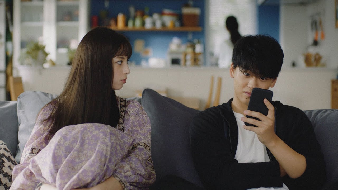 竹内涼真&中条あやみ、マンガ愛溢れる兄妹に 「コミックシーモア」新CMメイキング&インタビュー