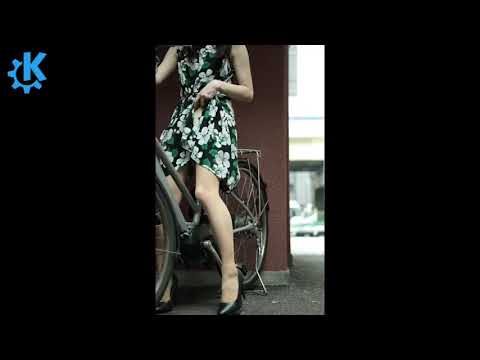 自転車のサドルとパンティーストッキング