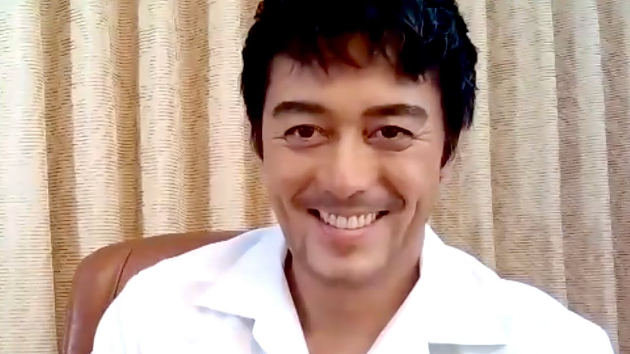 阿部寛、マレーシア撮影中に大きなカブトムシを捕獲!虫苦手のリー・シンジエがビックリ/映画『夕霧花園』初日オンライン舞台挨拶