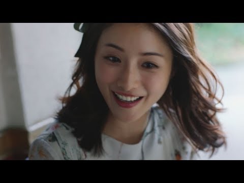 石原さとみ、自然あふれるシドニーの街中で流ちょうな英語披露 英会話イーオン新CM「英語始めよう・メッセージ」篇