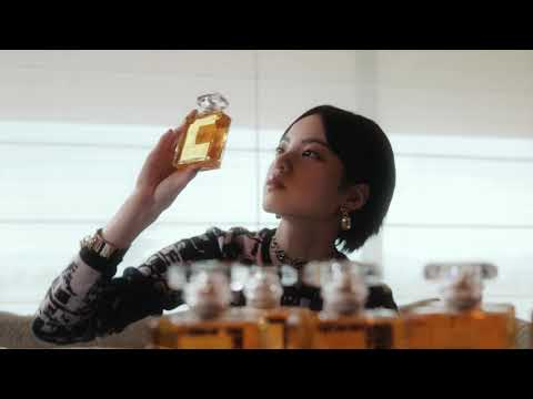 【平手友梨奈】香りにまつわるスペシャルインタビュー by シャネル N°5| ELLEgirl