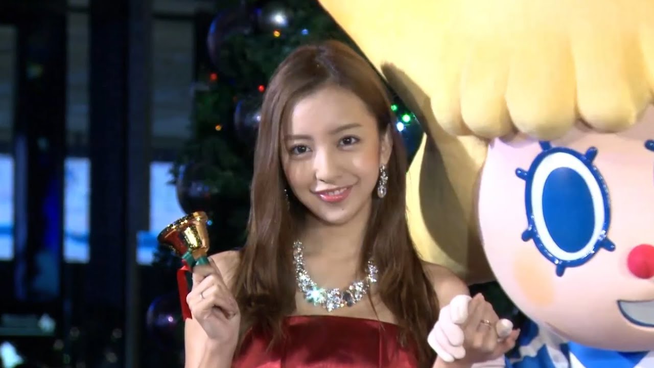 【板野友美】雨のスカイツリー点灯式に出席