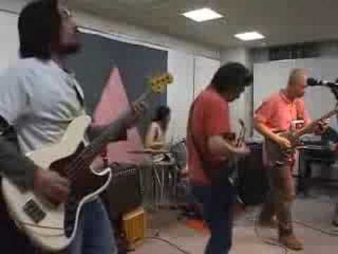 猫殺しマギー/突然段ボール